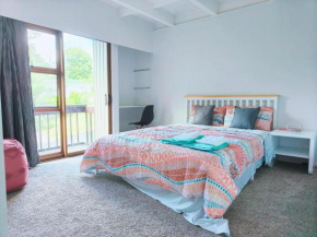 Sunny Cosy Rooms in Auckland Nice Garden Bush View